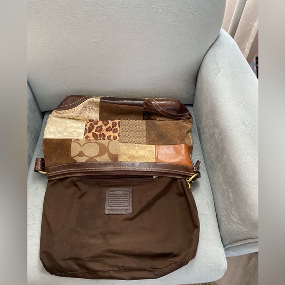 EUC Coach, beautiful leather original patchwork, design bag, 16”Wx11”Hx4”D - Picture 14 of 17